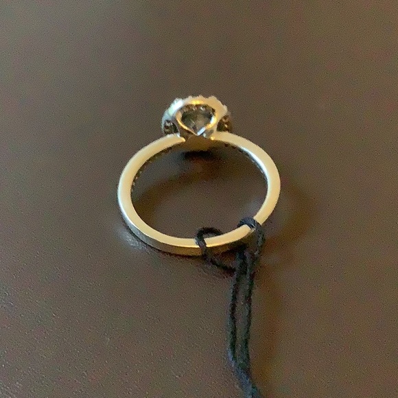 ❤️Pandora Round Sparkle Halo Ring - Picture 6 of 6